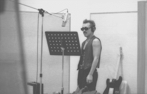 �n������